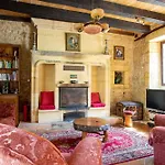 Maison Grise